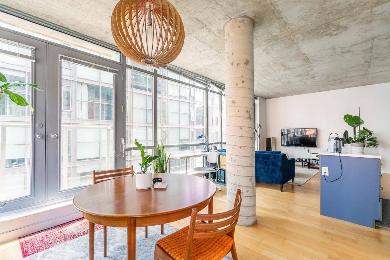 Spacious Corner Downtown Appartement Toronto