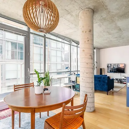 Spacious Corner Apartment Downtown Toronto Exterior photo