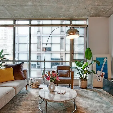 Spacious Corner Apartment Downtown Toronto Exterior photo